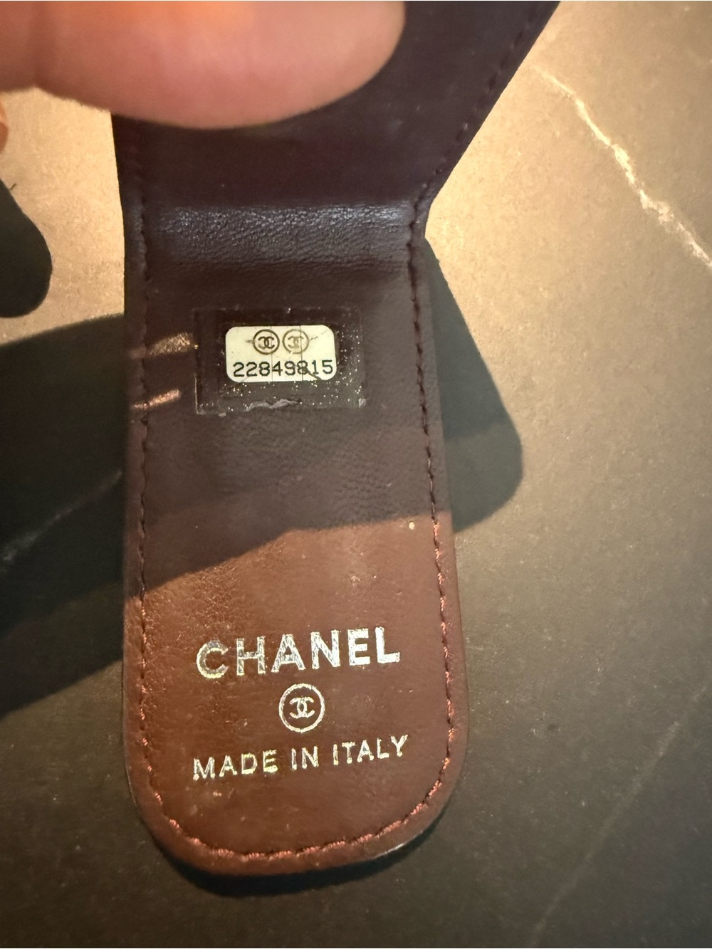 CHANEL Black Quilted Leather Money Clip with CC Logo and Pouch - Picture 7 of 7
